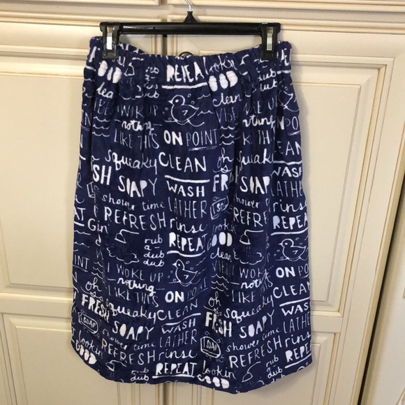 Bathtime Coverup - Picture 4 of 4